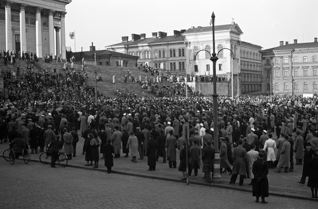 The Citizens' Meeting organized by SKDL in the Senate following the Berlin Empire.