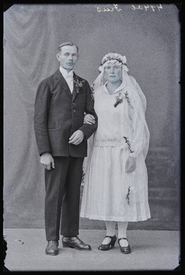 Noorpaar, Märt Ilus abikaasaga, (Kaarli vald, Vingivalla talu).  duplicate photo