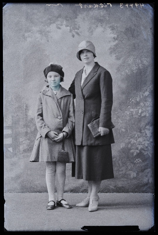 Pitkard [Pitkart] tütrega.