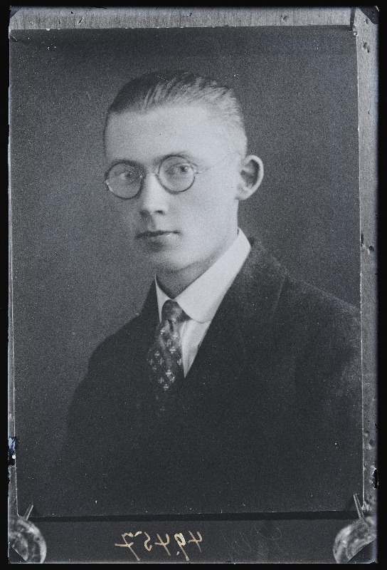 Mehe foto, (30.09.1927 fotokoopia, tellija Sild).