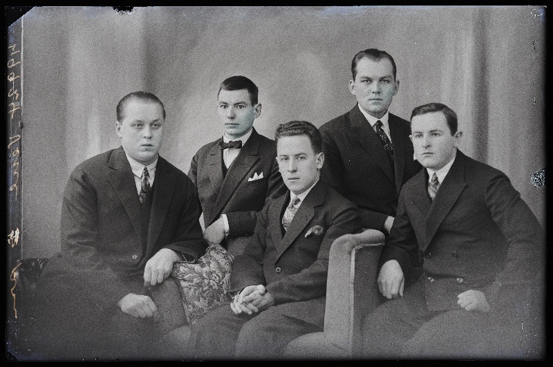 Grupp mehi, (foto tellija Vene).