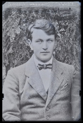 Noormees, (23.01.1928 fotokoopia, tellija Tõllasson).  similar photo
