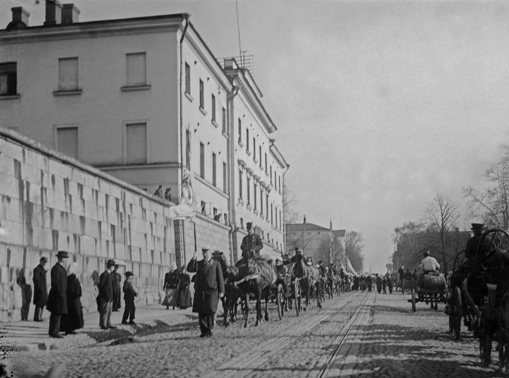 Paradise (in the course of high schools?) On the Union Street