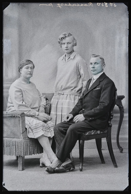 Grupp inimesi, (foto tellija Rosenberg).