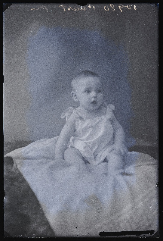 Väike laps, (foto tellija Puust).