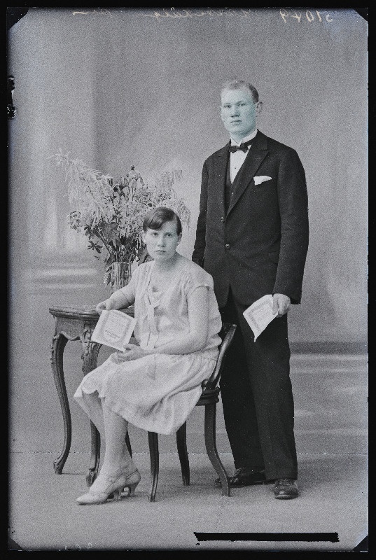 Kaks leerilast, (foto tellija Järvekülg).