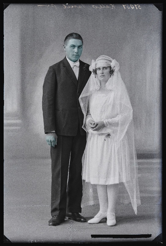 Noorpaar, Vassil Kollo abikaasaga, (Tõrva, Helme riigimõis).
