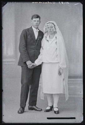 Noorpaar Solmann [Sollmann].  duplicate photo