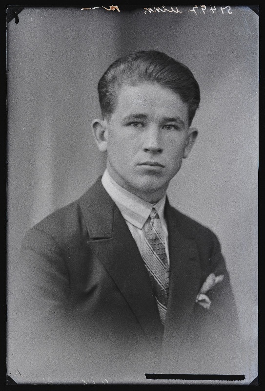 Karl Mikk.