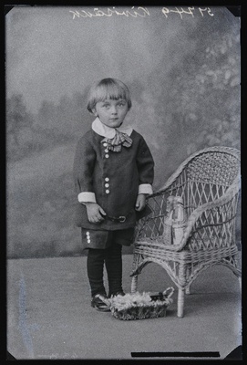 Väike poiss, (foto tellija Kivisäkk).  duplicate photo