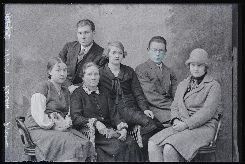 Grupp inimesi, (foto tellija Kerem).