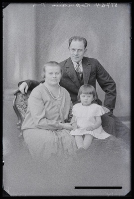 Perekond Kõpmann.  similar photo