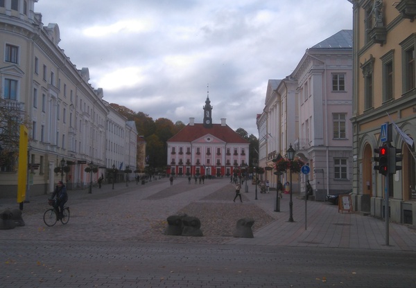 Raekoja plats ja raekoda. Tartu, 1957. rephoto