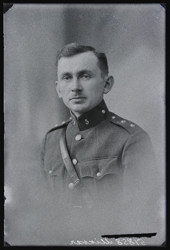 Sõjaväelane, leitnant Aleksander Eduard Mikker, 5. Suurtükiväegrupp.