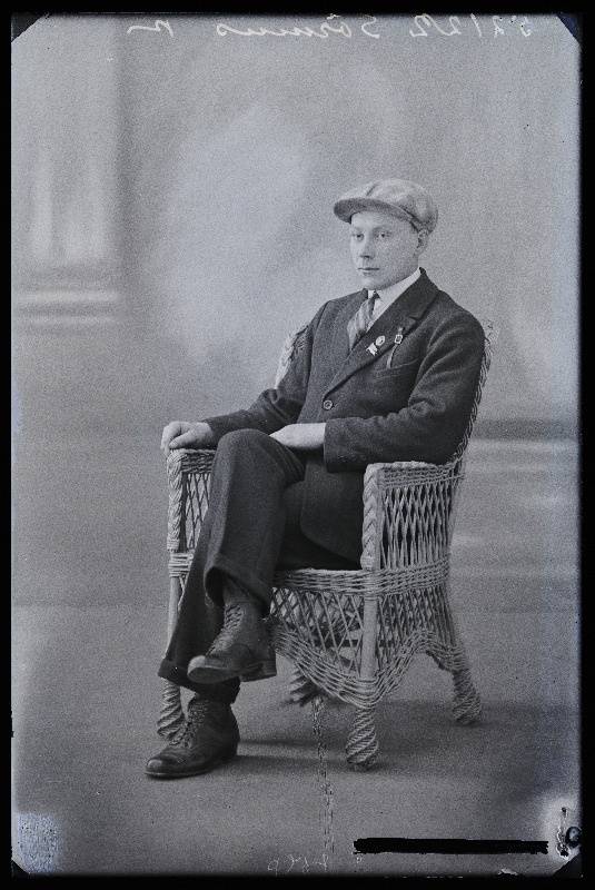 Ervin Sõrmus Hallistest.