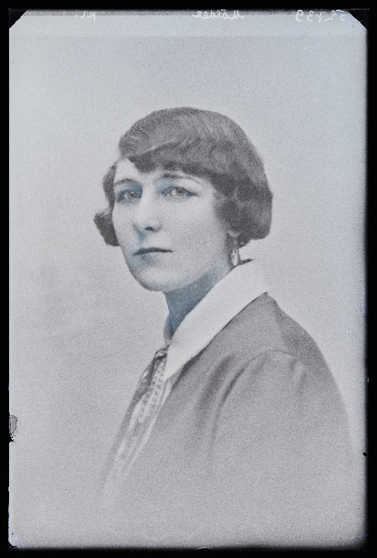 Naise foto, (09.04.1929 fotokoopia, tellija Mölder).