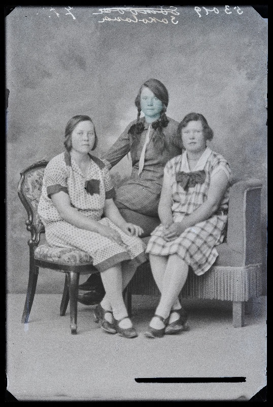 Grupp naisi, (foto tellija Sokolova).