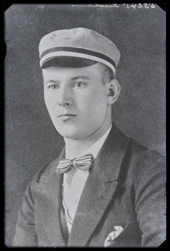 Tartu Ülikooli üliõpilane Karl Leinbaum, (14.06.1929 fotokoopia, tellija Leinbaum).