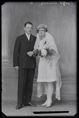 Noorpaar, Johan Univer abikaasaga, (Polli vald, Metstare talu).  duplicate photo