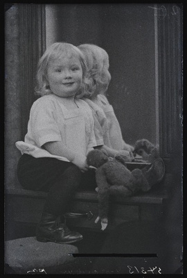 Laps mänguahviga, (foto tellija von Fircks [Firks]).  similar photo