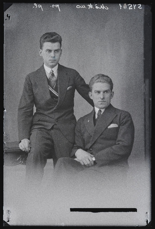 Kaks meest, (foto tellija Mõttus).