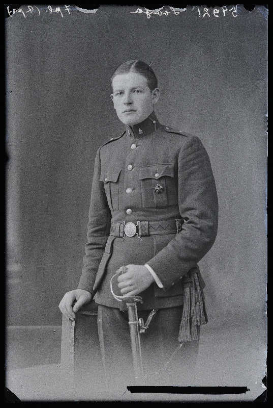 Sõjaväelane, nooremleitnant Armil Johannes Looga, Sakala Üksik Jalaväepataljon.