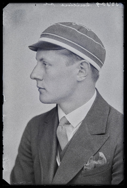 Tartu Ülikooli farmaatsiateaduskonna üliõpilane Alfred Johannes Äniline (Änilane).