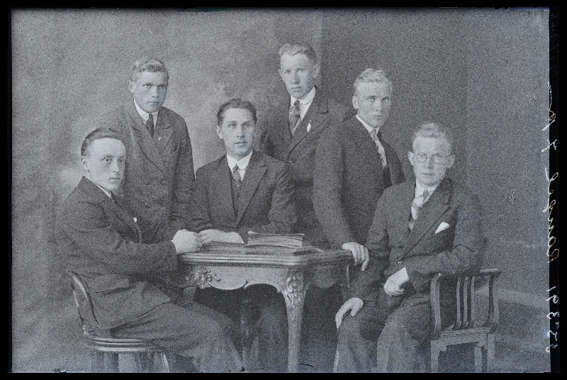 Grupp noormehi, (foto tellija Rängel).