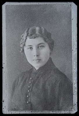 Naise foto, (13.06.1930 fotokoopia, tellija Ani).  duplicate photo