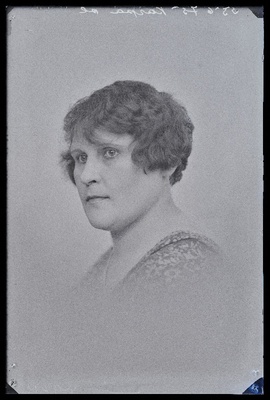 Amalie Karpa Abja-Paluojalt.  duplicate photo