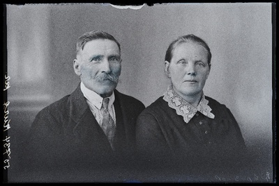 Kurg naisega.  similar photo