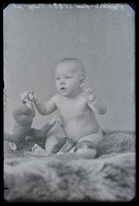 Väike laps, (foto tellija Triik).