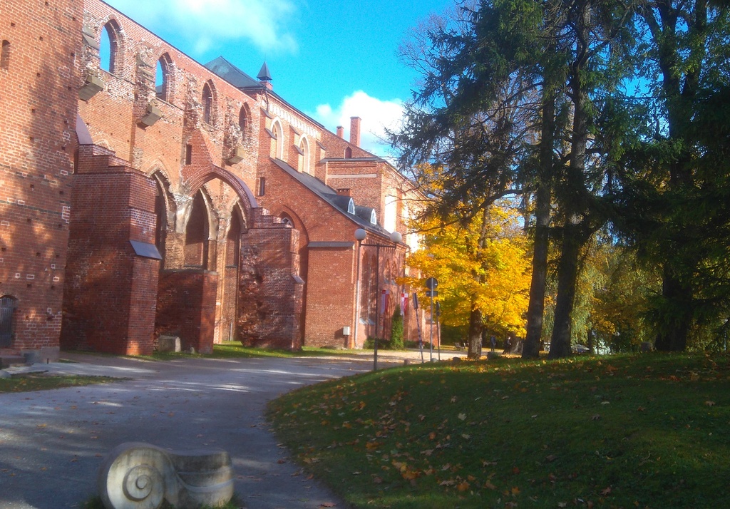 Ruins of Tartu Toom Church rephoto