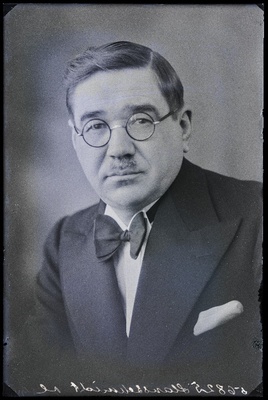 Hanschmidt.  similar photo