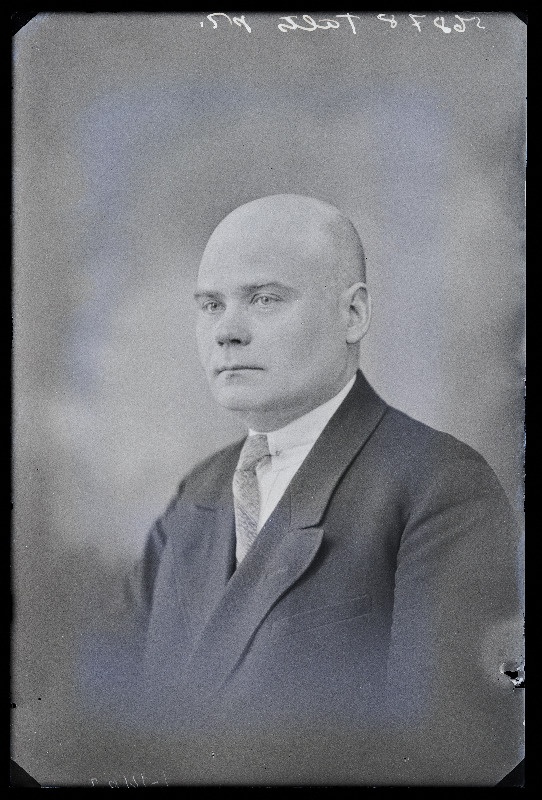 Viljandi notar Gustav Talts.