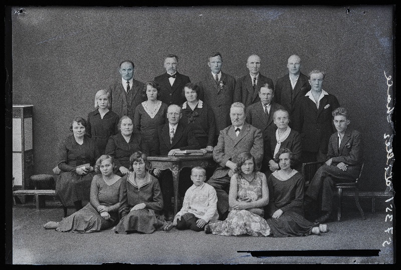 Grupp inimesi, (foto tellija Liller).