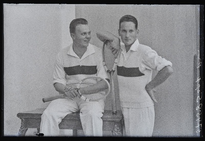 Kaks tennisemängijat, (foto tellija Sepp).  similar photo