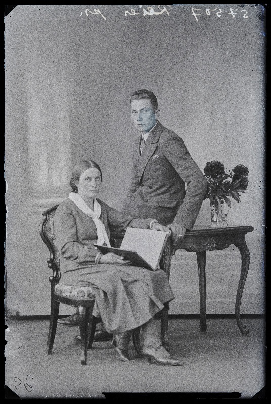 Reier naisega.