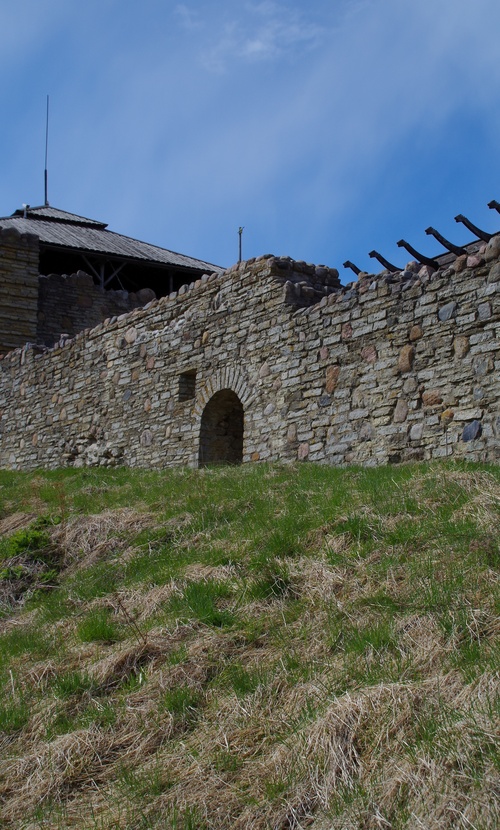 Lossivaremed, nn. "Häbivärav" lõunaküljel rephoto