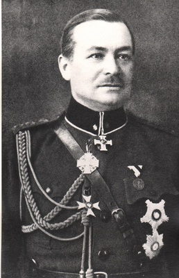 Andres Larka  duplicate photo