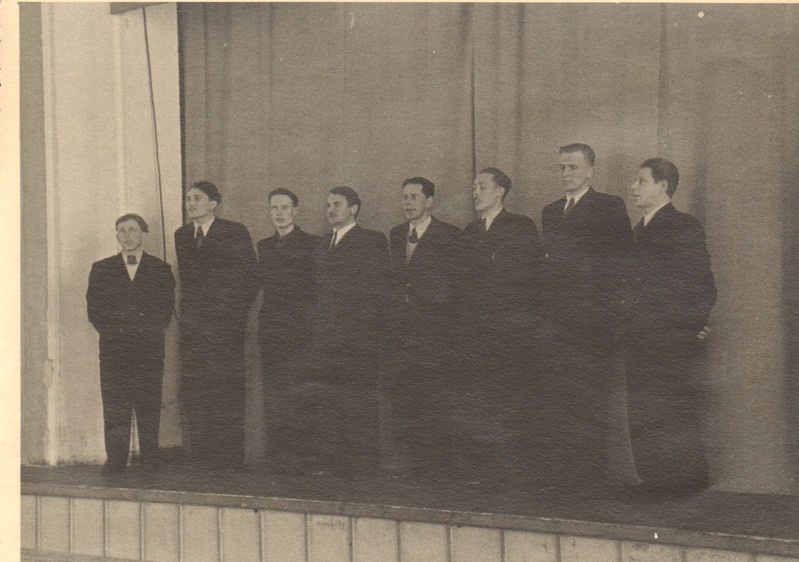 foto, Aravete isetegevuslased esinemas Tapa rajooni kunstilise isetegevuse ülevaatusel 1951.a.