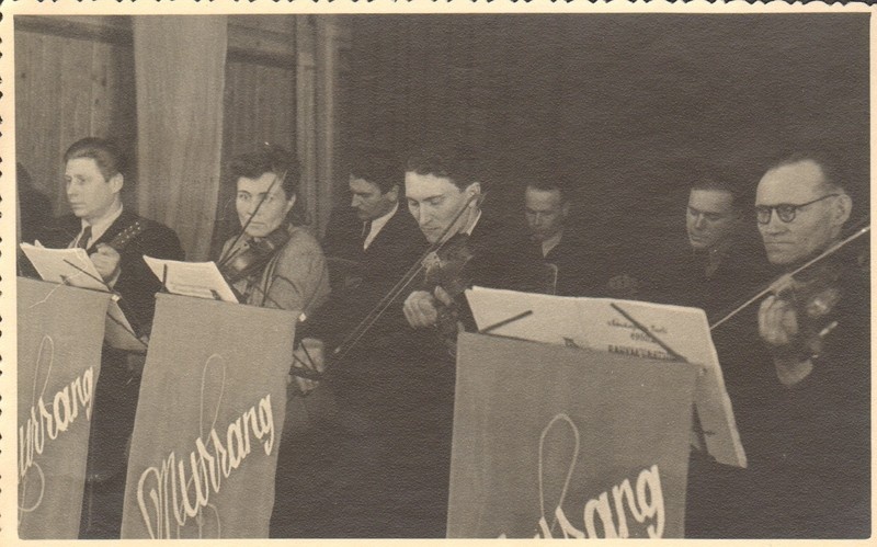 foto, Aravete isetegevuslased esinemas Tapa rajooni kunstilise isetegevuse ülevaatusel 1951.a.