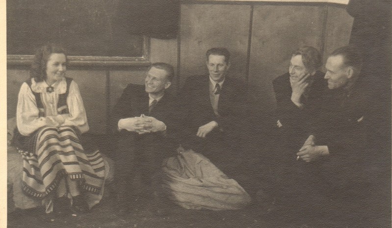 foto, Aravete isetegevuslased esinemas Tapa rajooni kunstilise isetegevuse ülevaatusel 1951.a.