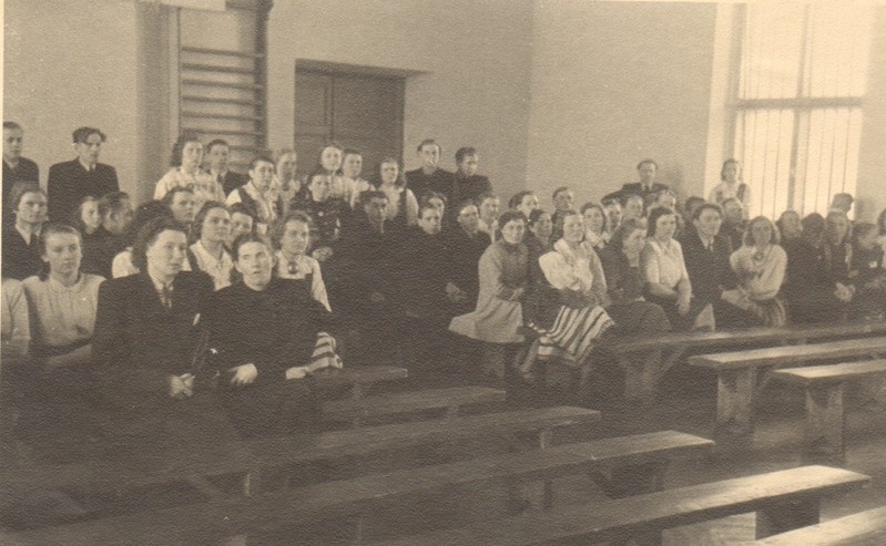 foto, Aravete isetegevuslased esinemas Tapa rajooni kunstilise isetegevuse ülevaatusel 1951.a.