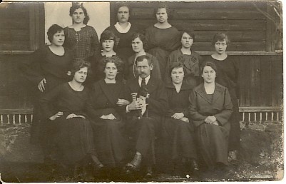 foto, õmbluskursustest osavõtjad Koerus 1923.a. paiku