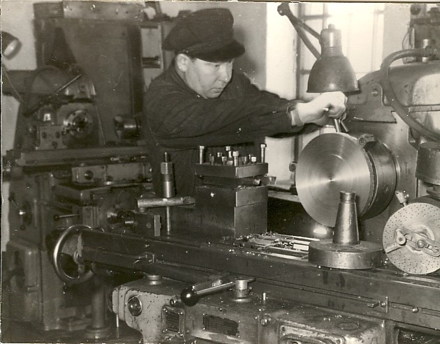 foto, metalliremondi töökojas Paides 1964.a.