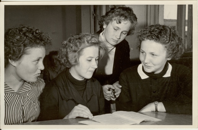 foto, Kadrina abiturendid, kes otsustasid tööle minna Ühisjõu kolhoosi 1961.a.