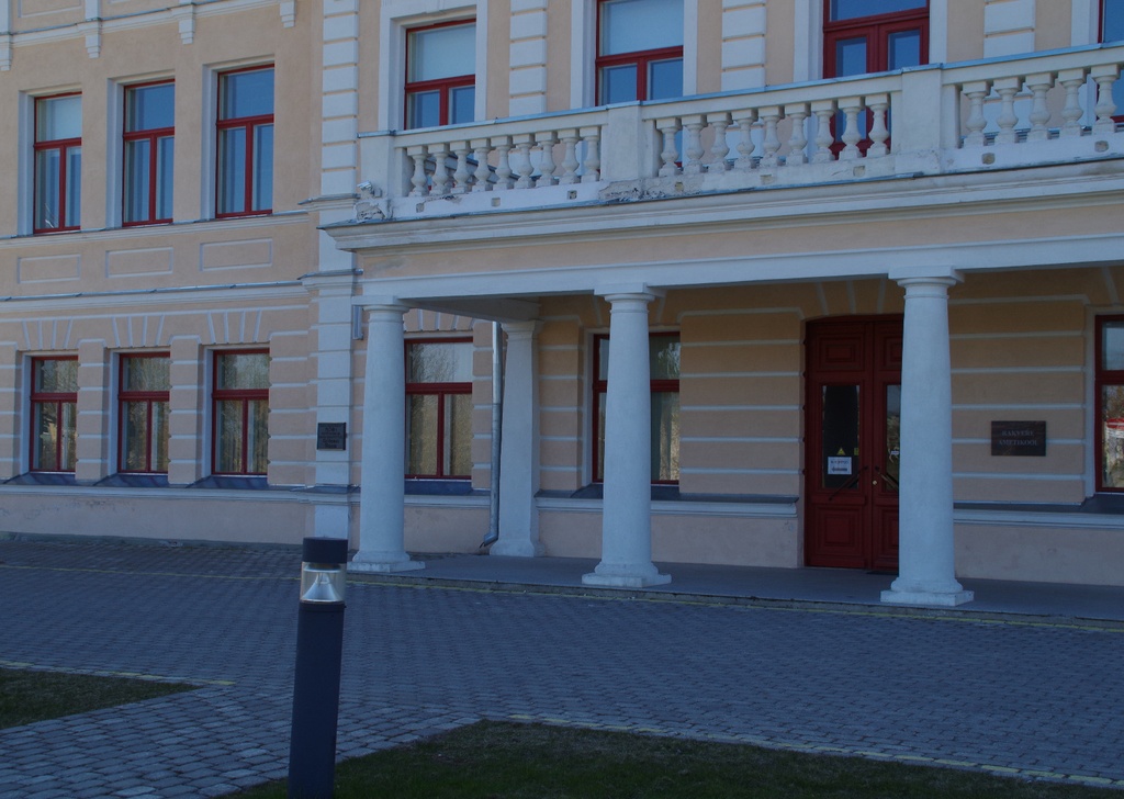 Tuletõrje agitatsiooniauto rändnäitust uudistamas rephoto