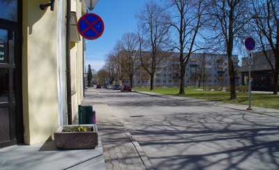 Torutööd Sõjaväe Majandusühisuse kaupluse ees rephoto