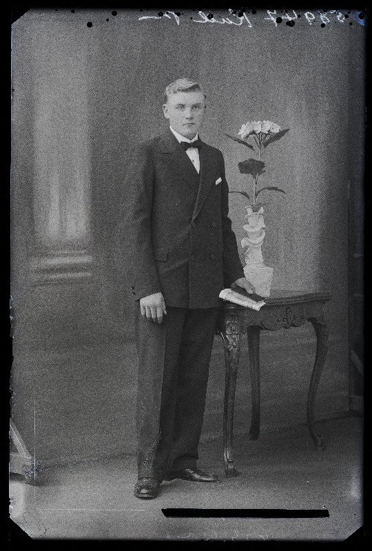 Leerilaps August Kull.